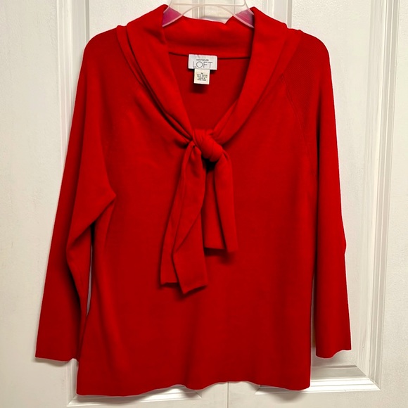 LOFT Tops - Ann Taylor Loft Red Rayon Blend Tie Front Mid Sleeve knit Top Size M